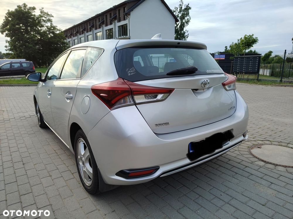 Toyota Auris 1.4 D-4D Business Edition - 4