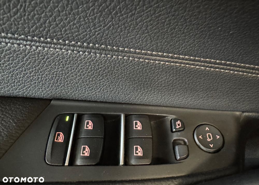 BMW Seria 5 520d xDrive - 9