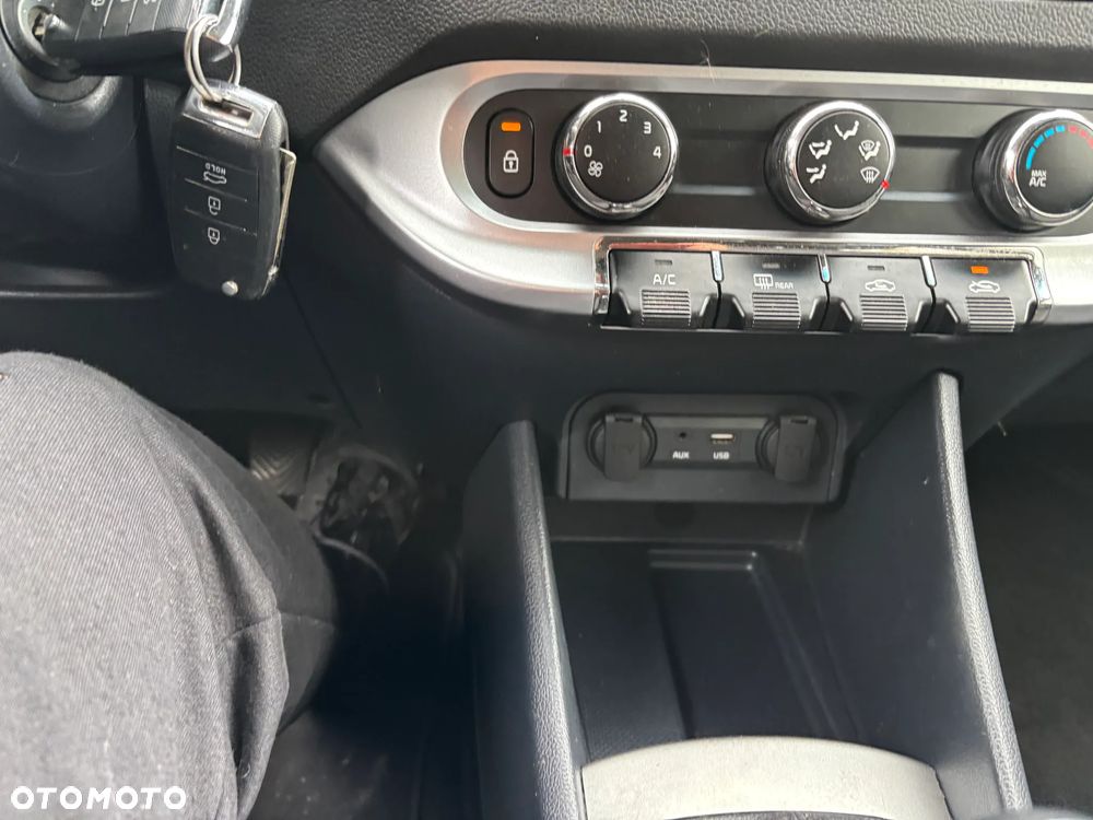 Kia Rio 1.2 Business Line - 11