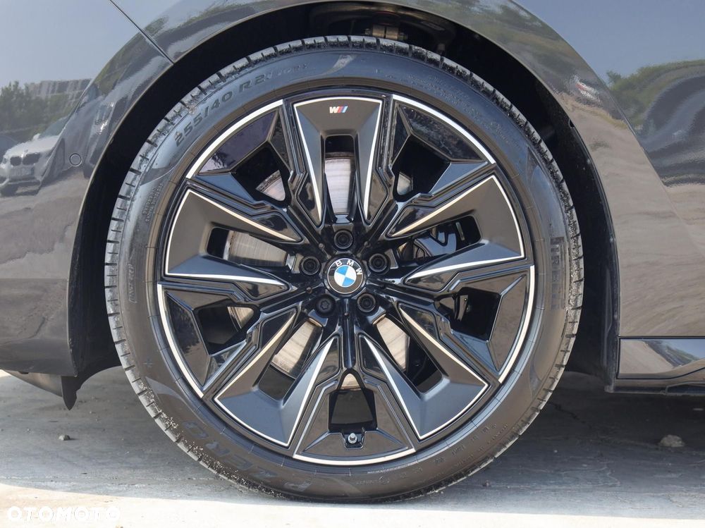 BMW Seria 7 - 8