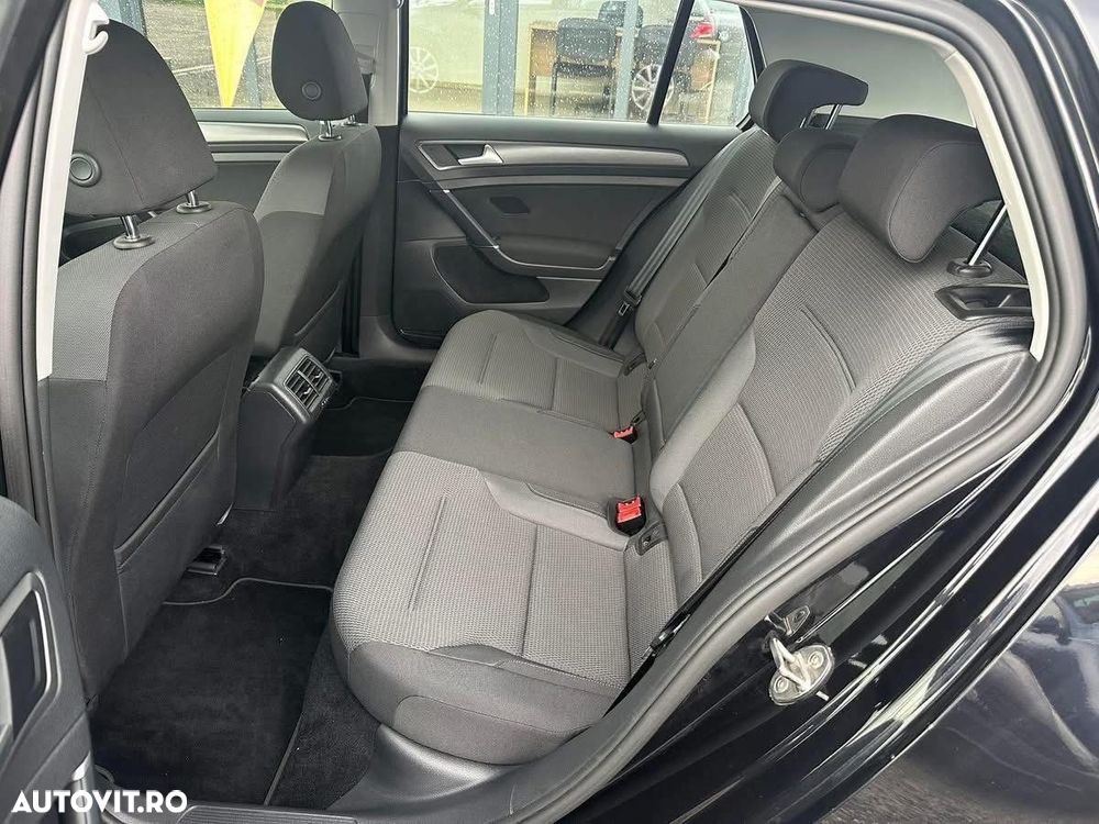 Volkswagen Golf - 12