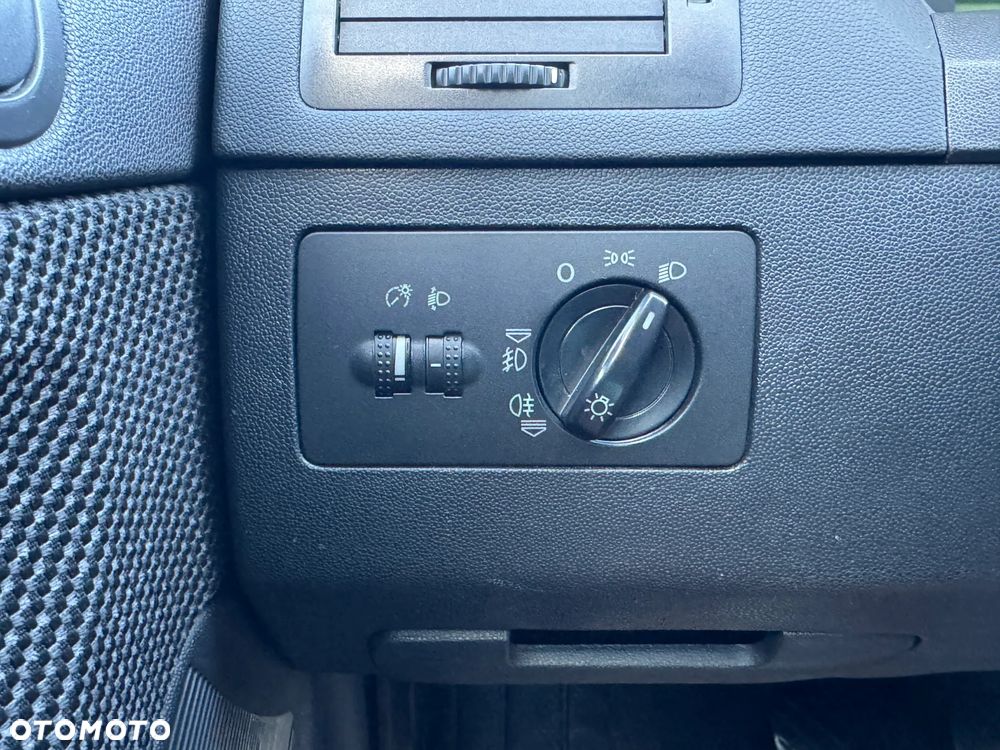 Skoda Fabia 2.0 Ambiente - 24