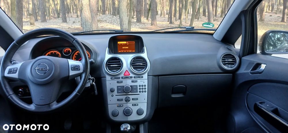 Opel Corsa 1.4 16V Innovation 110 Jahre - 12