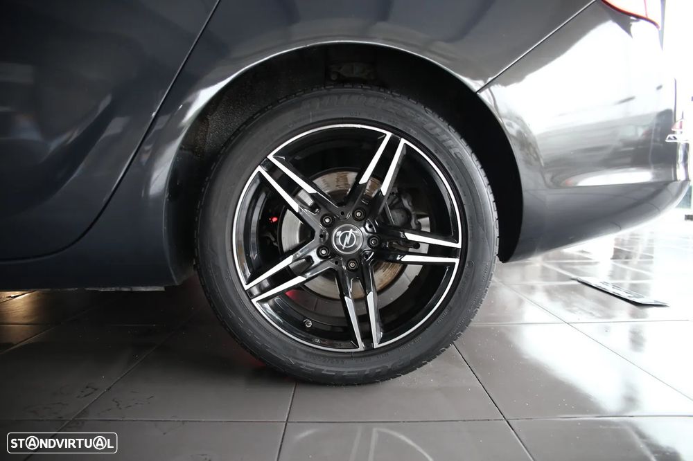 Opel Astra 1.7 CDTi Executive - 11