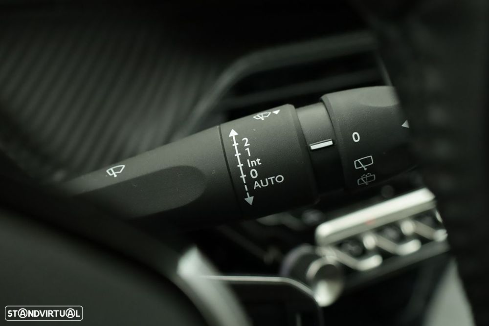 Peugeot 208 1.2 PureTech Allure - 19