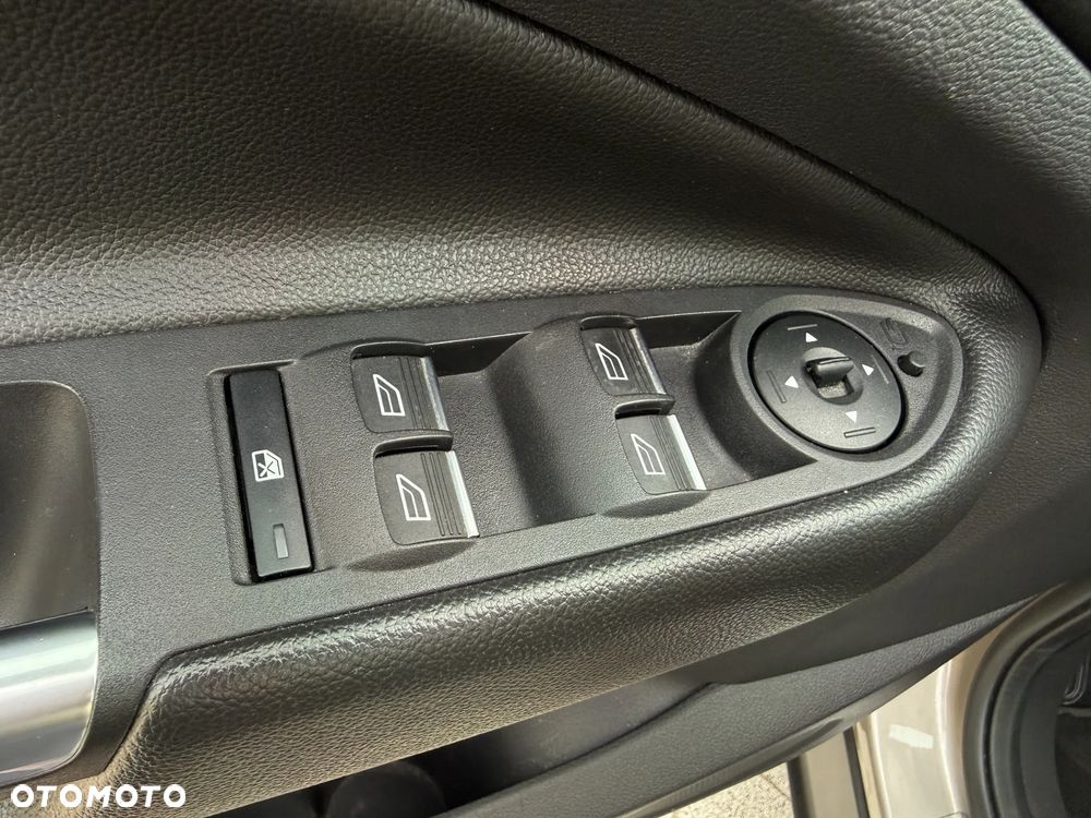 Ford Kuga 2.0 TDCi FWD Edition - 17