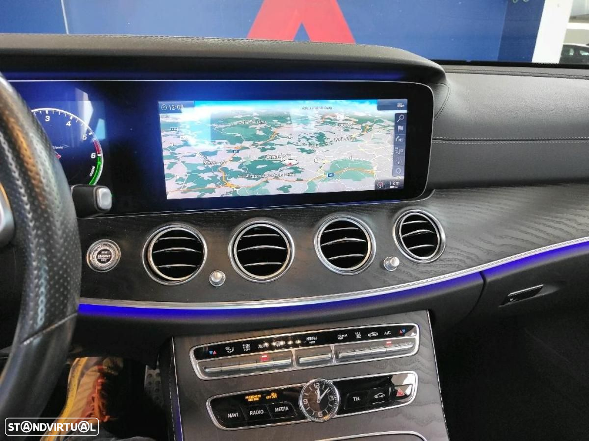 Mercedes-Benz E 300 de AMG Line - 4
