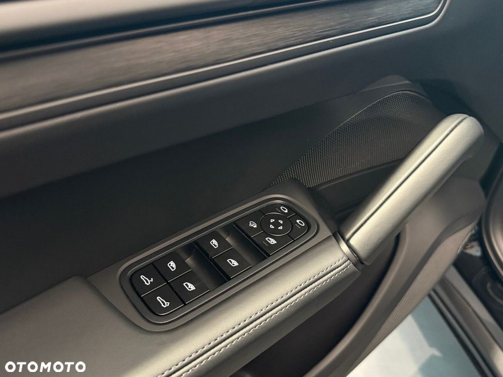 Porsche Cayenne - 17