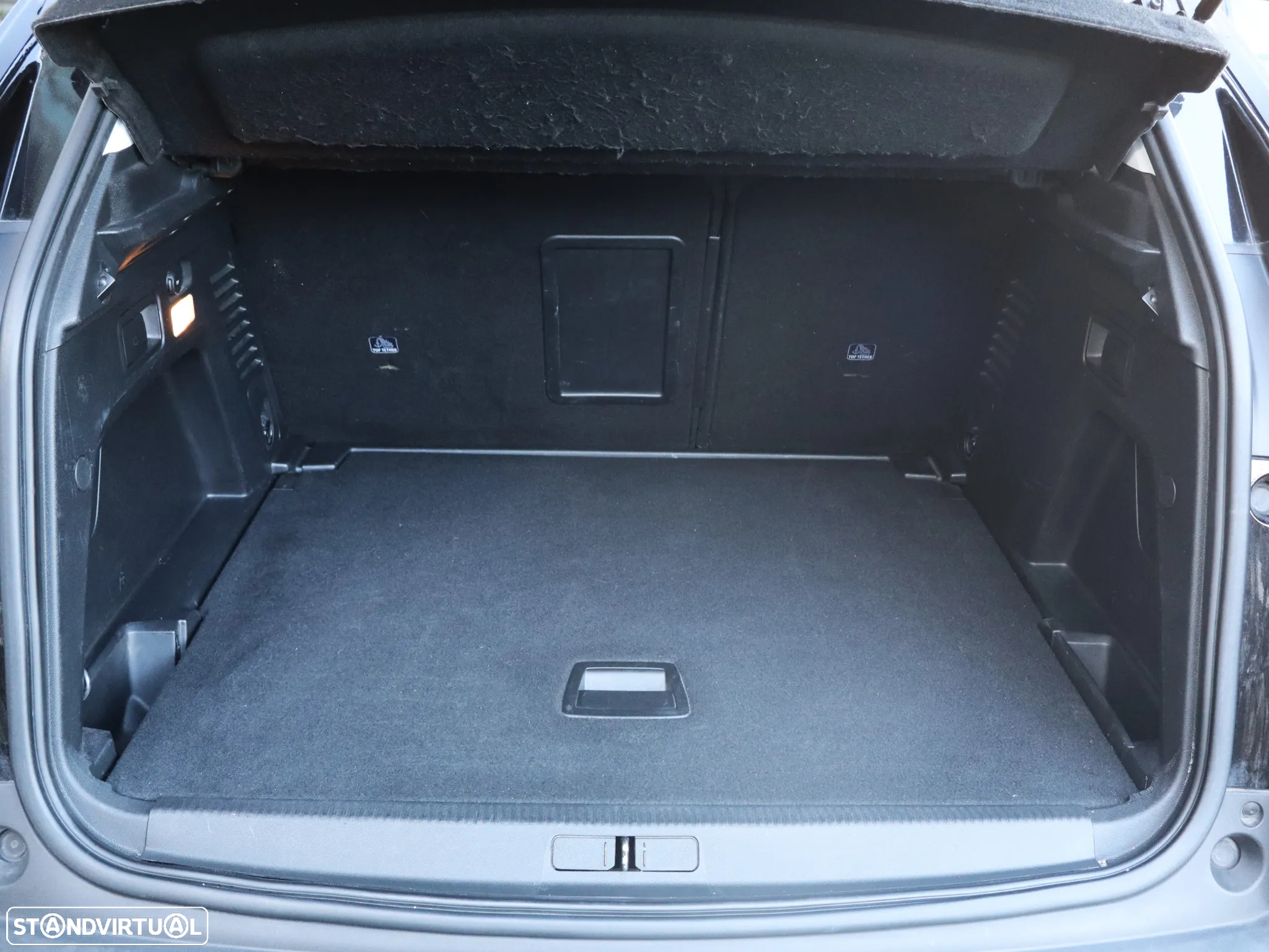 Peugeot 3008 1.5 BlueHDi Allure EAT8 - 34