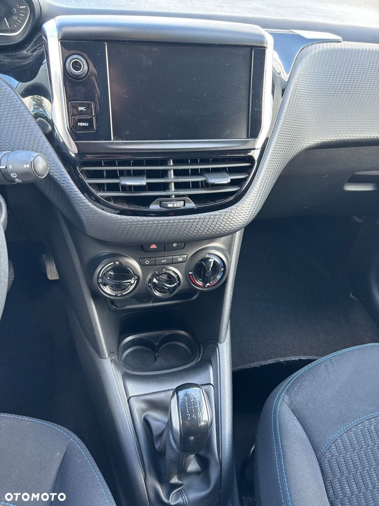 Peugeot 208 1.2 PureTech Style - 15