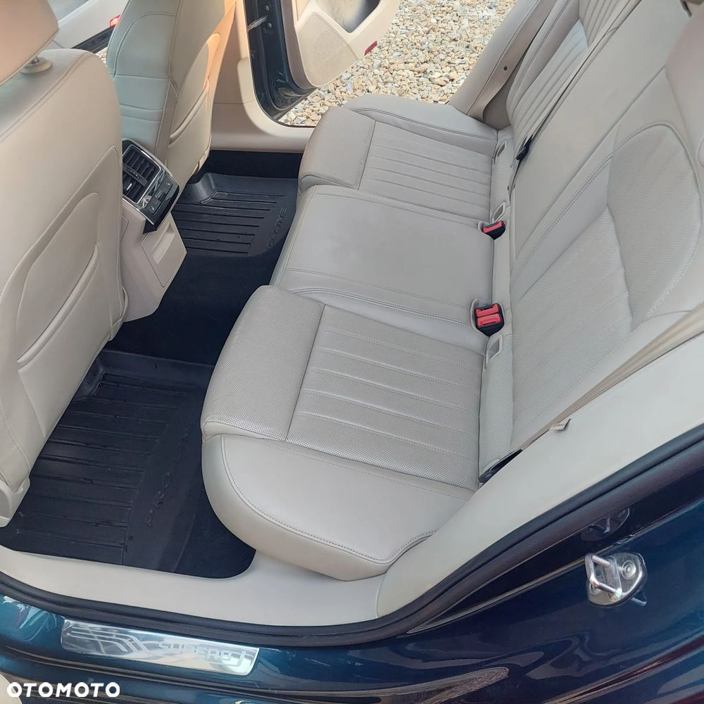 Skoda Superb 2.0 TDI DSG Premium Edition - 14