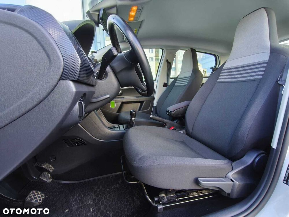 Volkswagen up! 1.0 move - 8