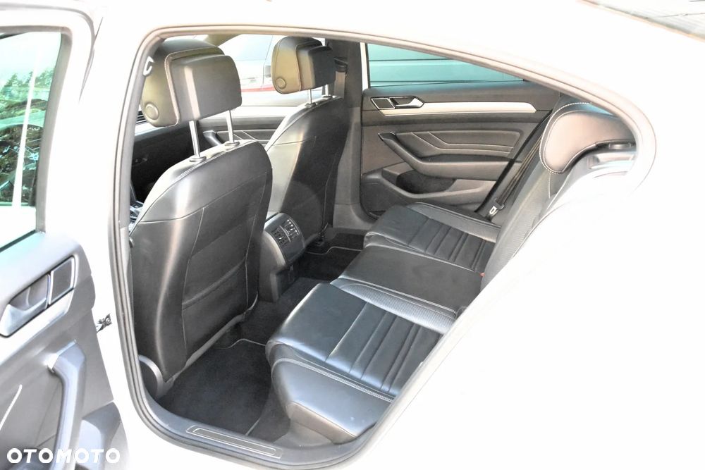 Volkswagen Passat 2.0 TSI Elegance DSG - 38