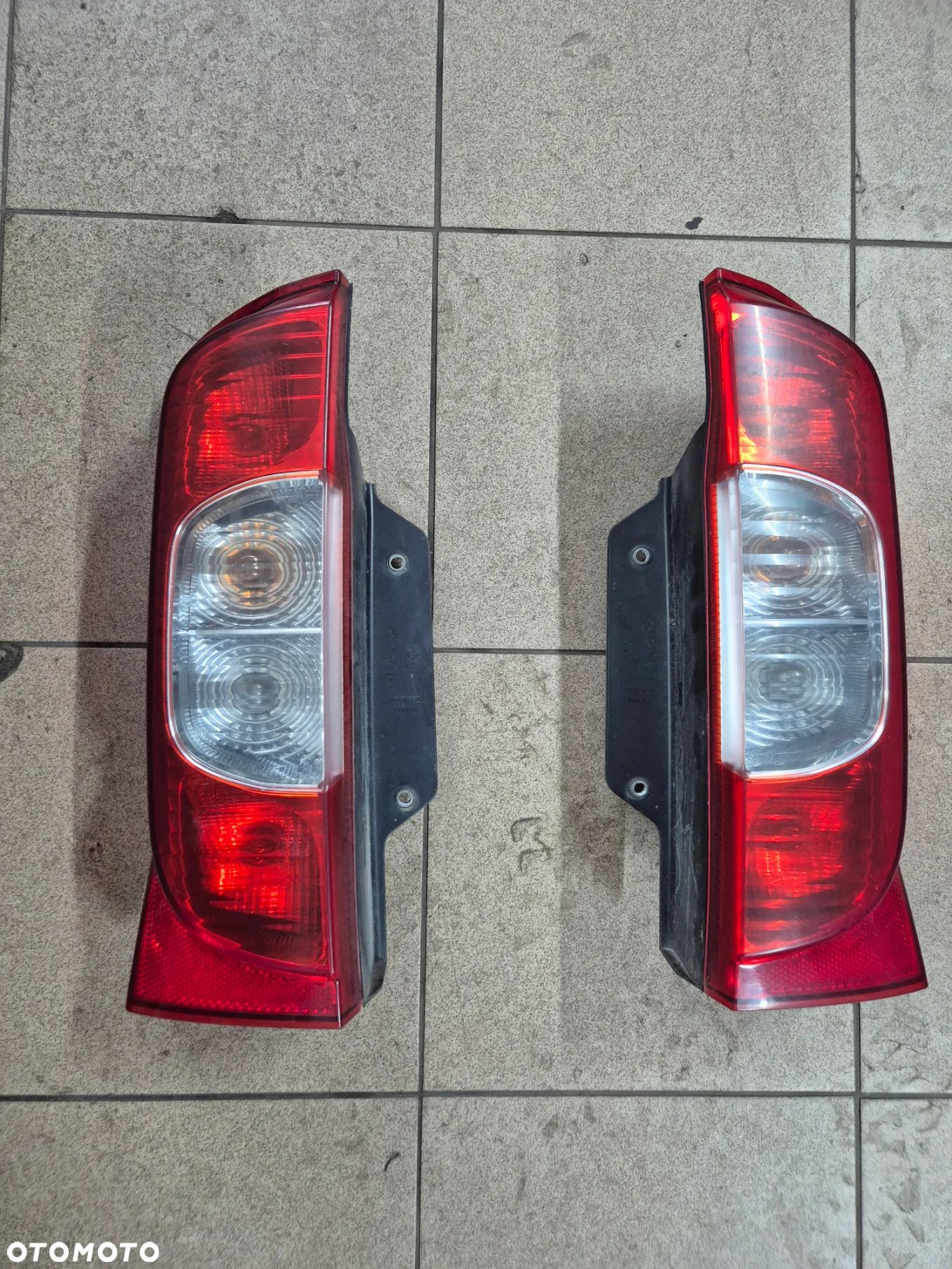 LAMPA TYŁ LEWA PRAWA EU FIORINO IV NEMO BIPPER 08r.+ - 1