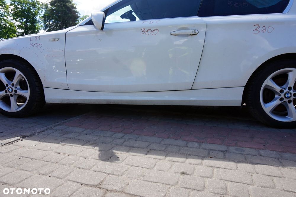 LISTWA PROGOWA LEWA 1 E81 LIFT 3D HB 300  BMW 2007-2011 - 1
