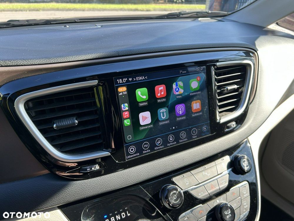 Chrysler Pacifica - 24