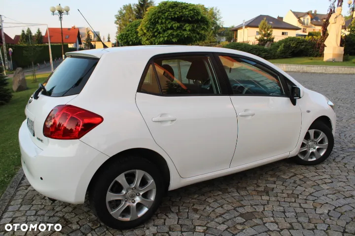 Toyota Auris 1.33 VVT-i Premium + - 35