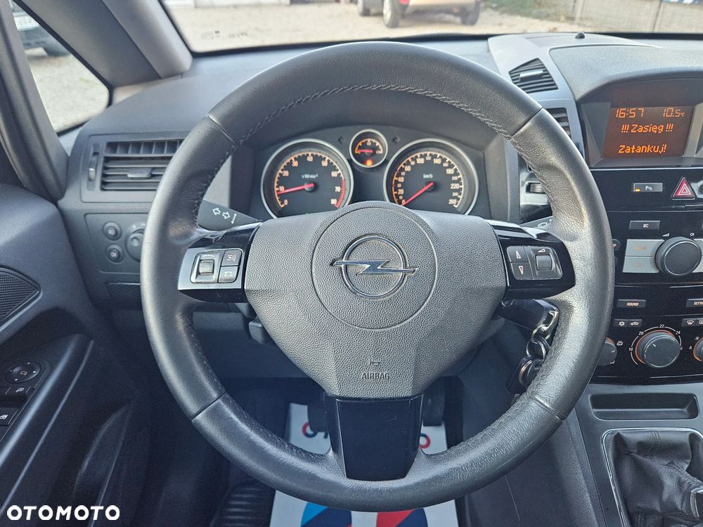 Opel Zafira - 25