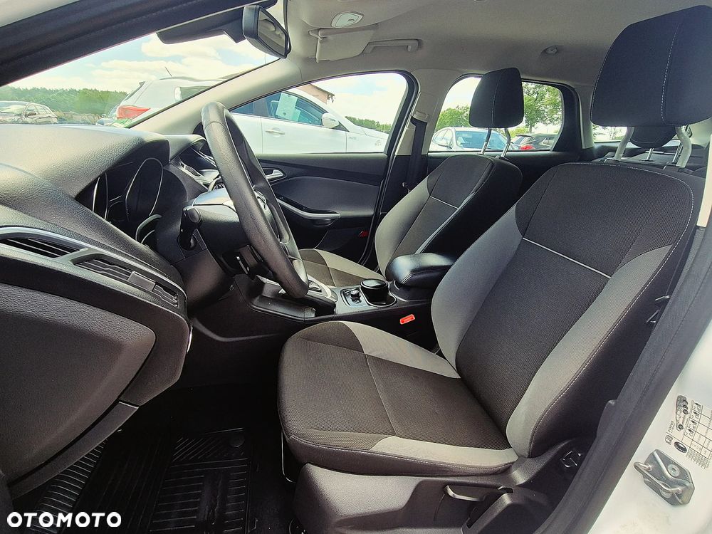Ford Focus 1.6 TDCi DPF SYNC Edition - 19