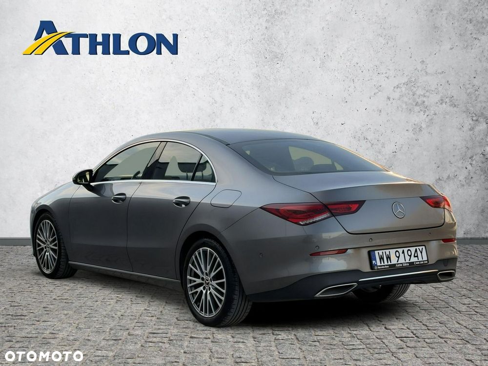 Mercedes-Benz CLA 180 7G-DCT - 3
