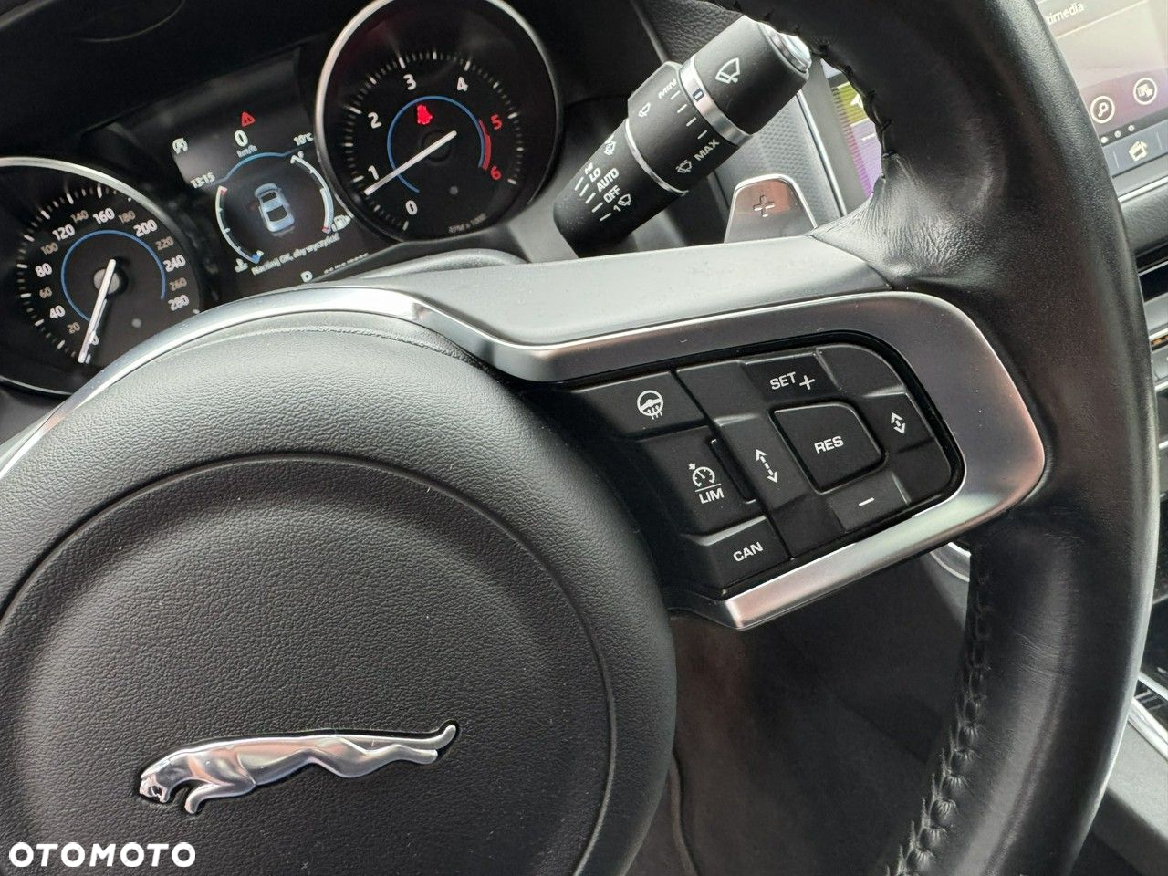 Jaguar XF 2.0 i4D AWD R-Sport - 17