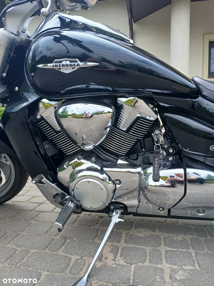 Suzuki Intruder - 7