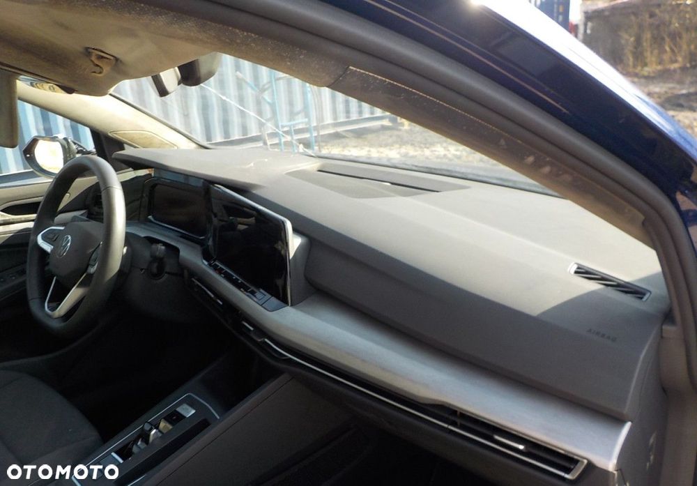 Volkswagen Golf - 22