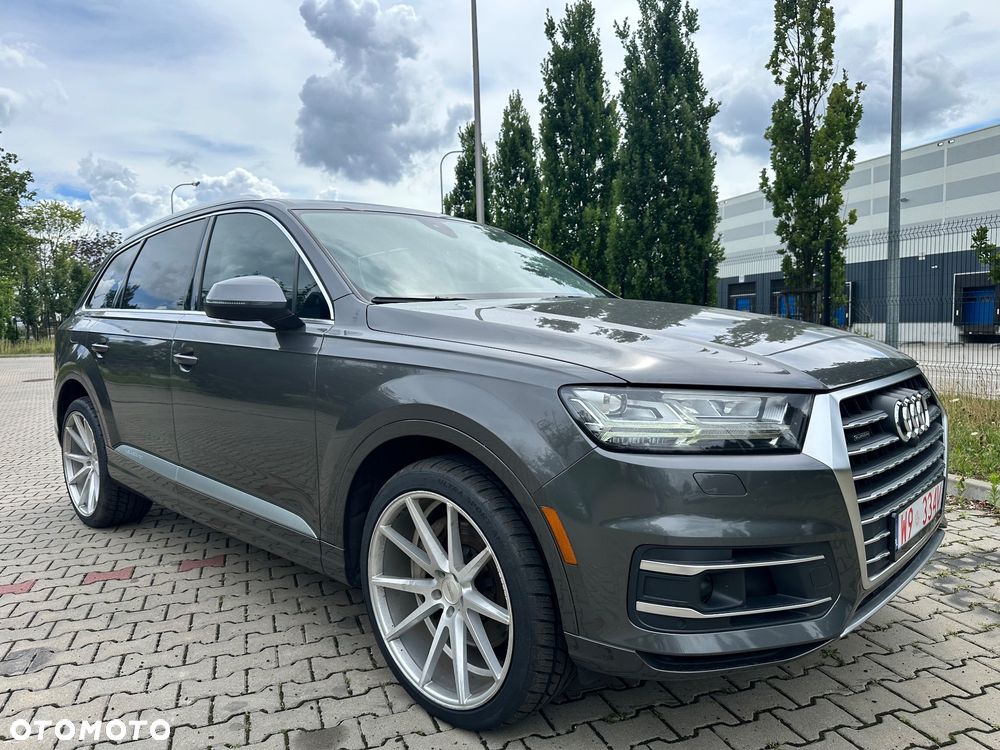 Audi Q7 - 1