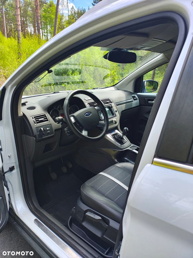 Ford Kuga - 23