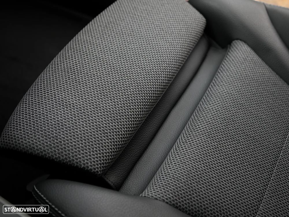 Mercedes-Benz C 300 e T 9G-TRONIC Avantgarde - 18