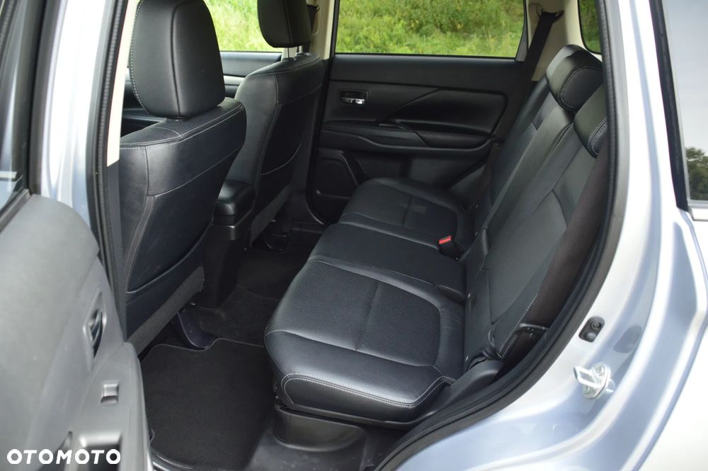 Mitsubishi Outlander 2.0 Intense + Navi 4WD CVT - 8