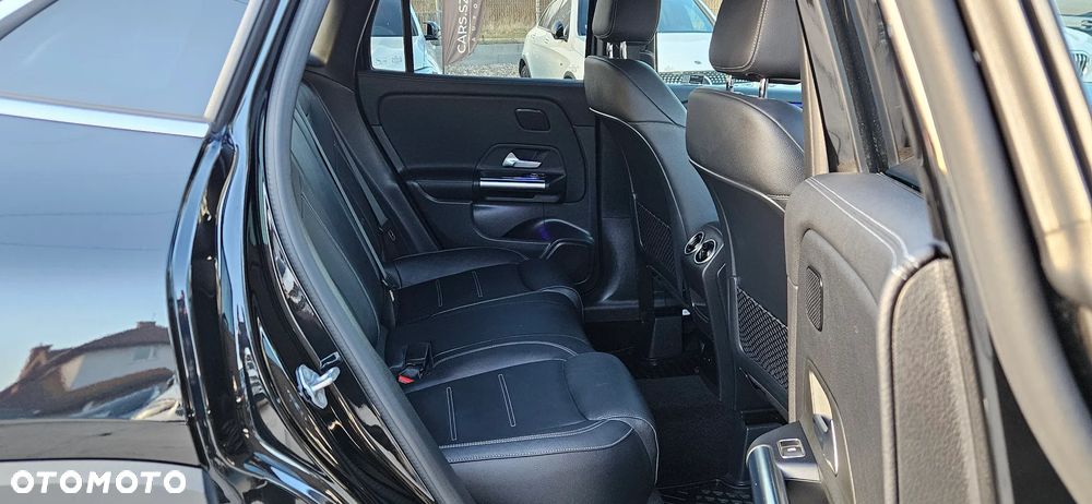 Mercedes-Benz GLA 200 d AMG Line - 14