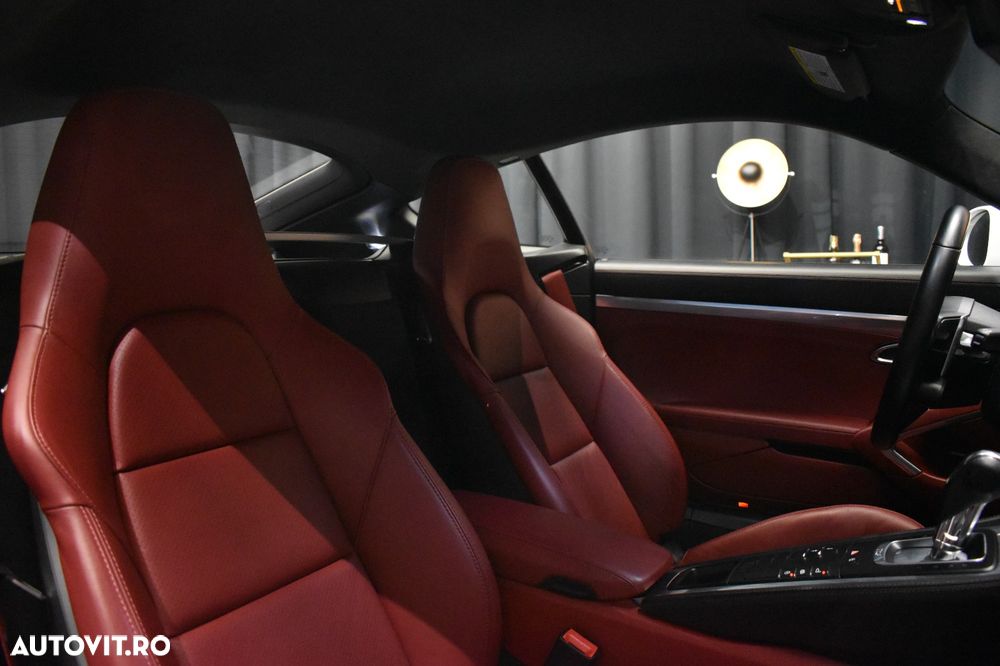 Porsche Cayman 718 GTS PDK - 12