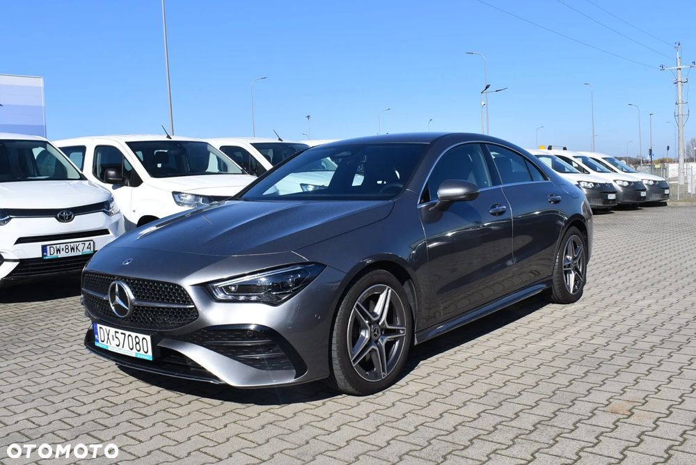 Mercedes-Benz CLA 200 7G-DCT - 3