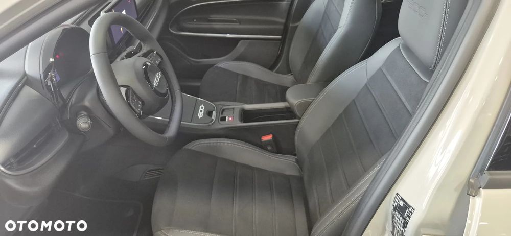Fiat 600 1.2 Turbo Sport eDCT - 12