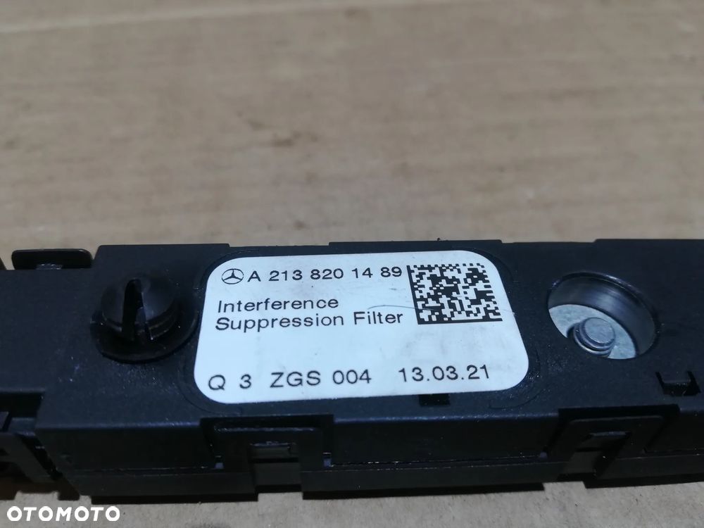 WZMACNIACZ ANTENOWY A2138201489 MERCEDES W238 W213 - 2