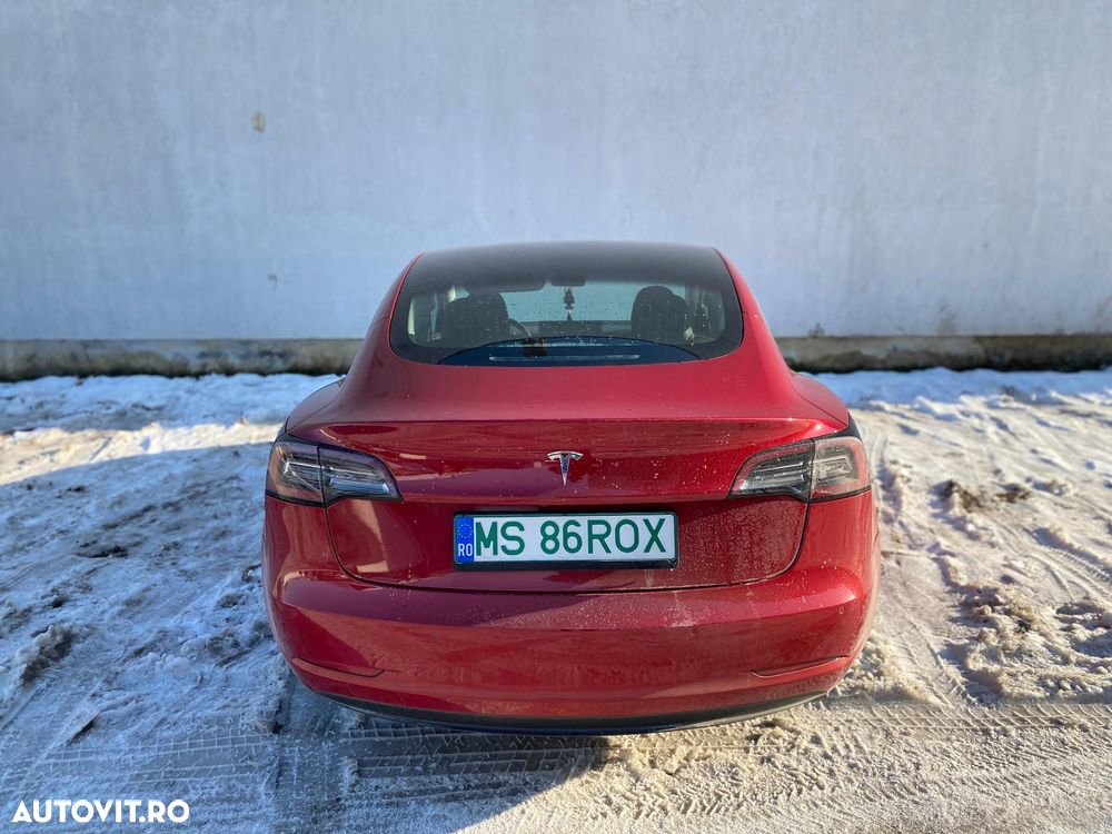 Tesla Model 3 - 9