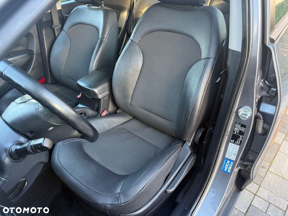 Hyundai ix35 1.7 CRDi 2WD Fifa World Cup Edition - 15