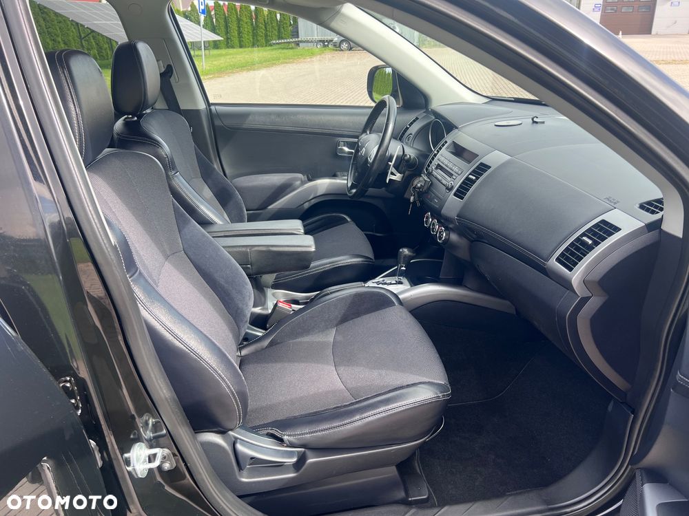 Mitsubishi Outlander 2.0 2WD CVT Invite - 23