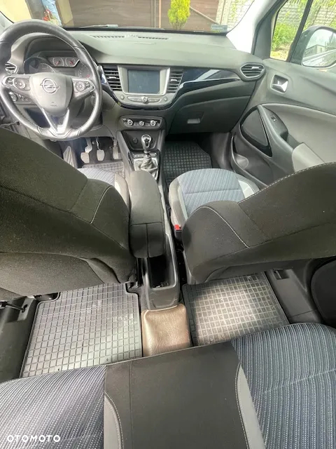 Opel Crossland X 1.2 T Design Line S&S - 6
