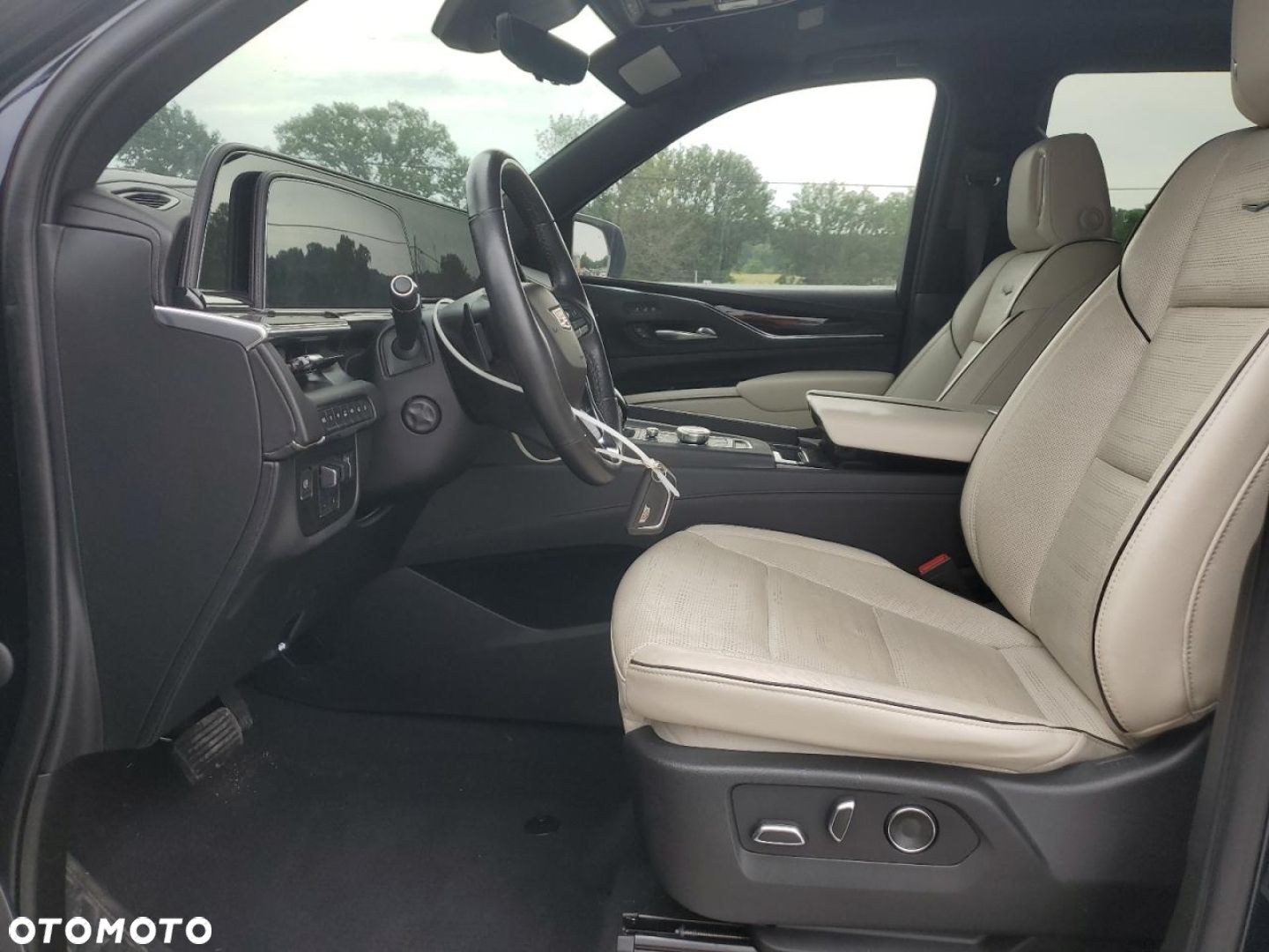Cadillac Escalade - 9