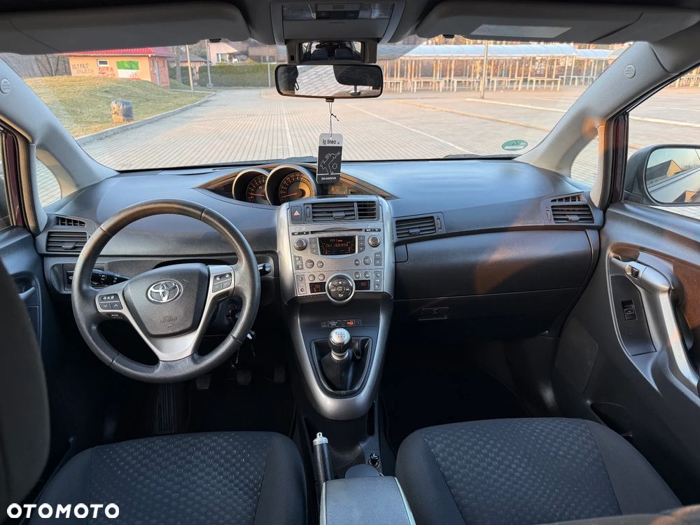 Toyota Verso 1.8 Life - 17