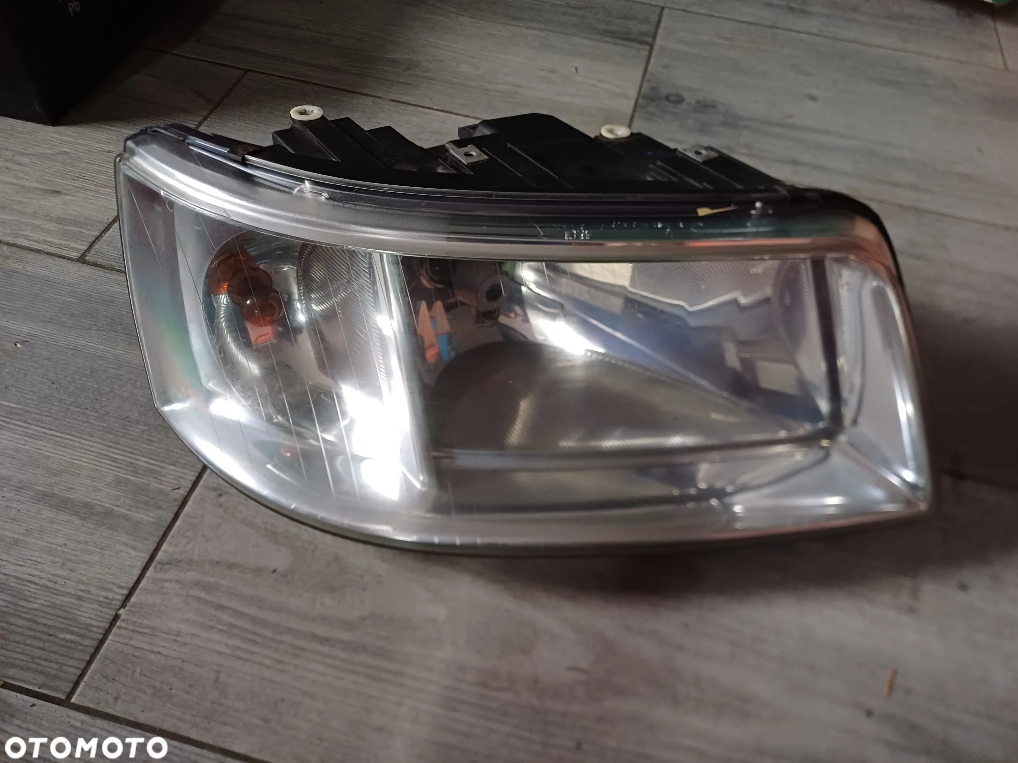 Lampa przednia L,P VW T5 7H1941015J 7H1941016J - 2