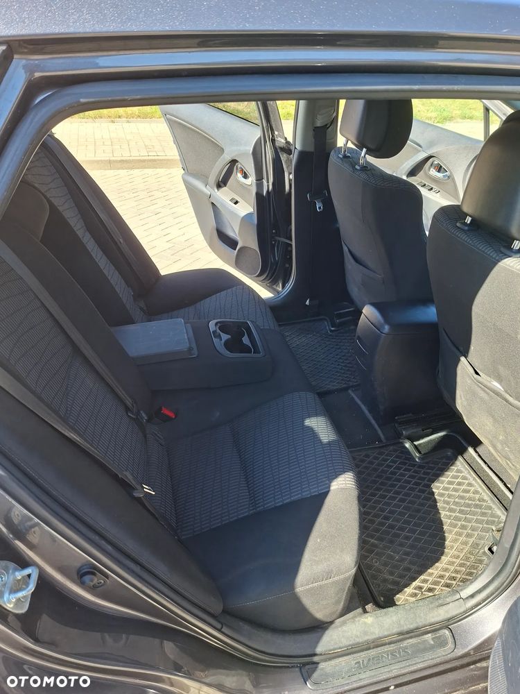 Toyota Avensis 2.0 D-4D Luna - 14
