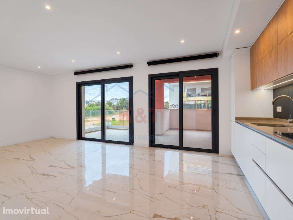 Apartamento T3 Novo com Piscina e Garagem - Grande imagem: 4/35