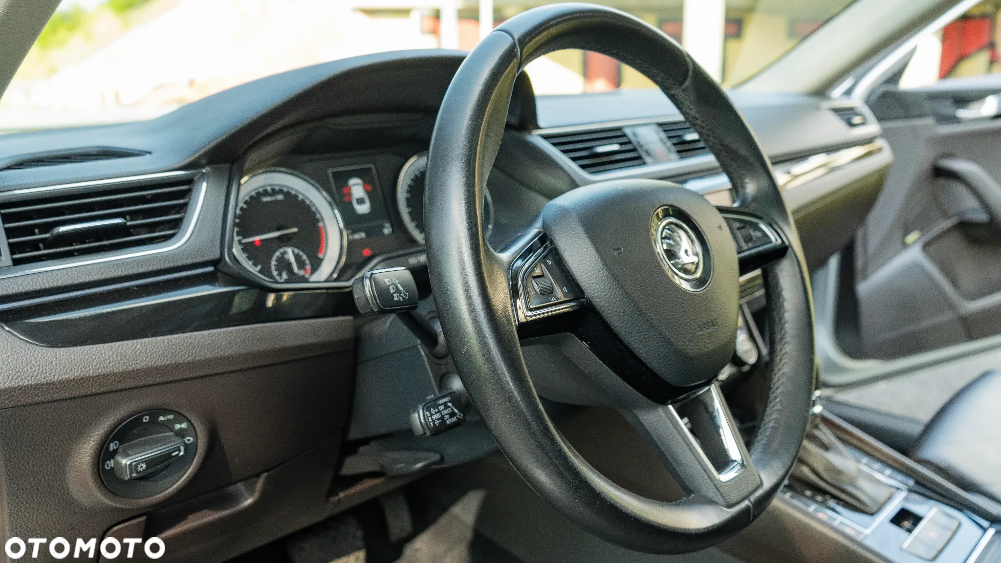 Skoda Superb 2.0 TDI 4x4 L&K DSG - 30
