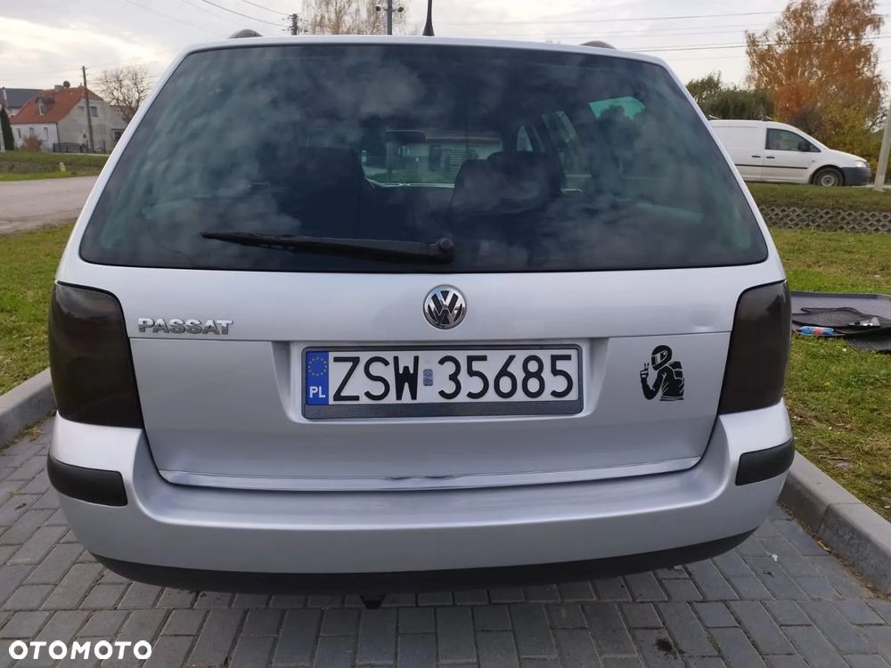 Volkswagen Passat 1.6 Comfortline - 11