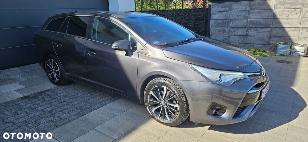 Toyota Avensis 1.8 Premium - 2