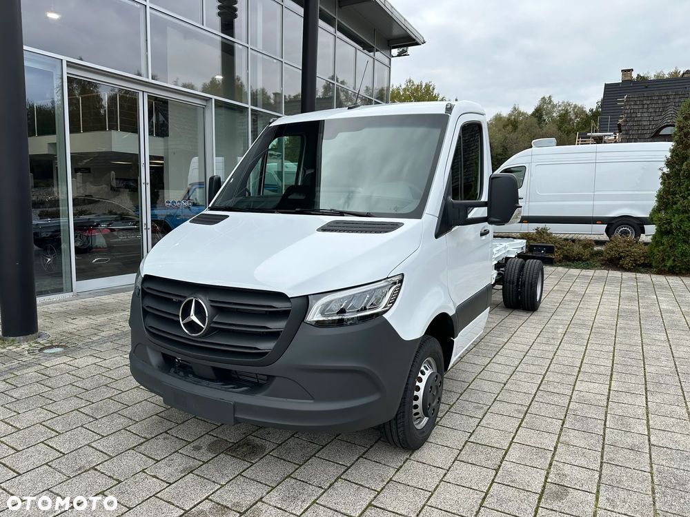 Mercedes-Benz Sprinter - 2