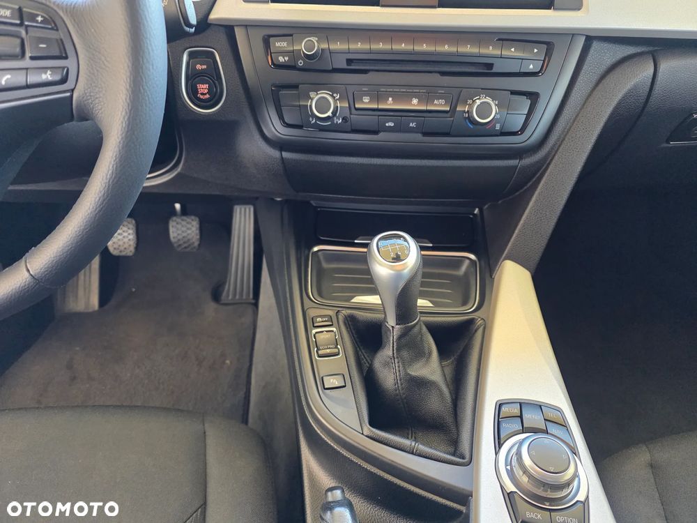 BMW Seria 3 318d DPF Edition Lifestyle - 15